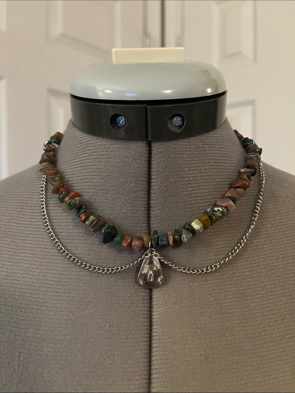Eclectic Western Style Silver-tone Stone Chip Necklace, 16.5 Inches